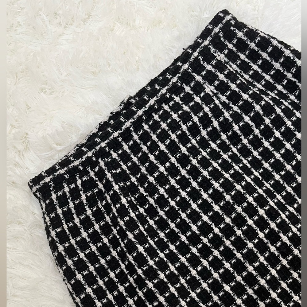 VTG 90s black and white houndstooth tweed skirt made in Italy #oldmoney